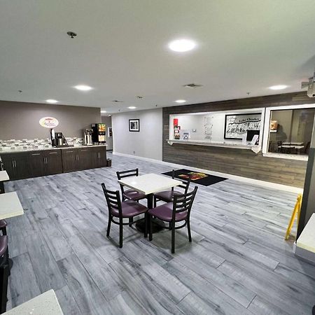 Super 8 By Wyndham Lake Charles/Sulphur Εξωτερικό φωτογραφία