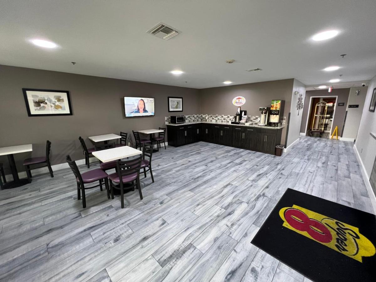 Super 8 By Wyndham Lake Charles/Sulphur Εξωτερικό φωτογραφία