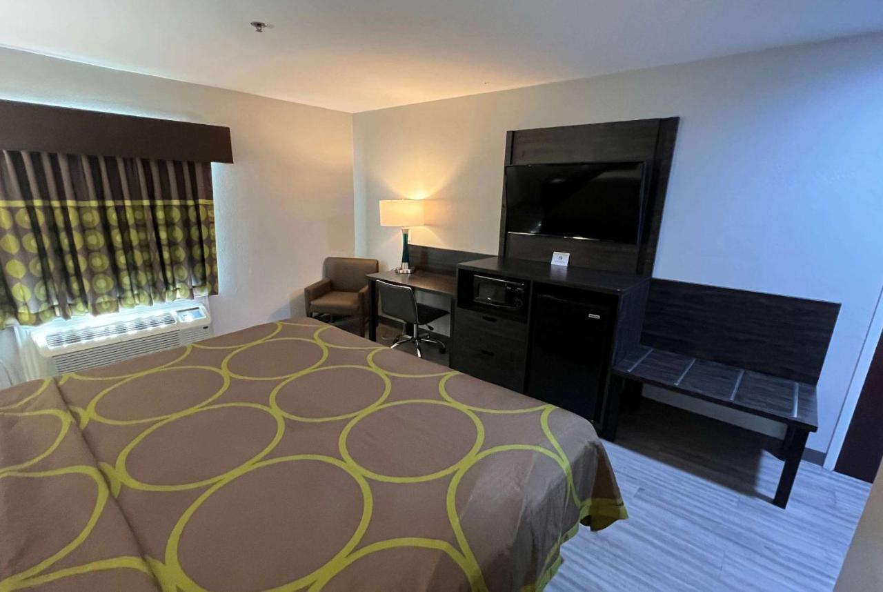 Super 8 By Wyndham Lake Charles/Sulphur Εξωτερικό φωτογραφία