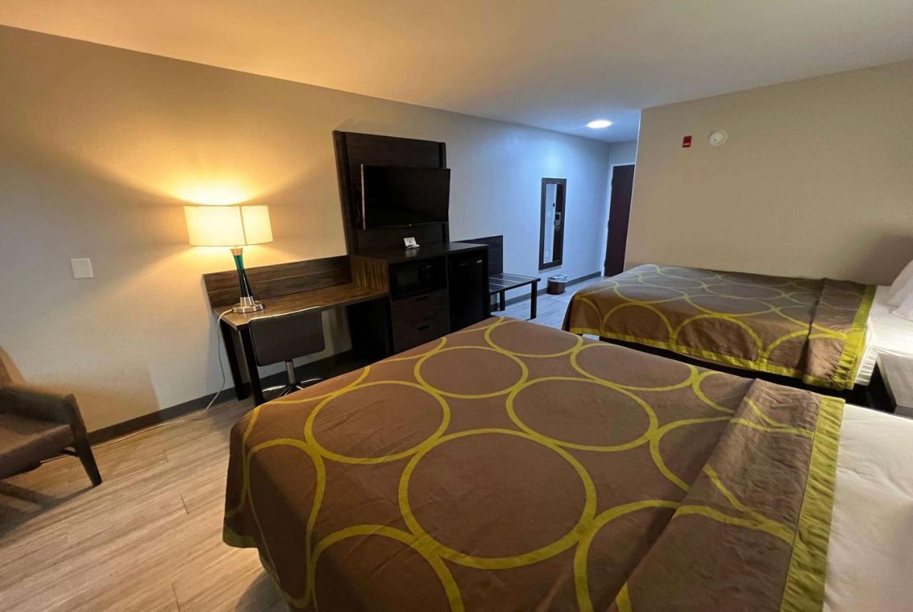 Super 8 By Wyndham Lake Charles/Sulphur Εξωτερικό φωτογραφία